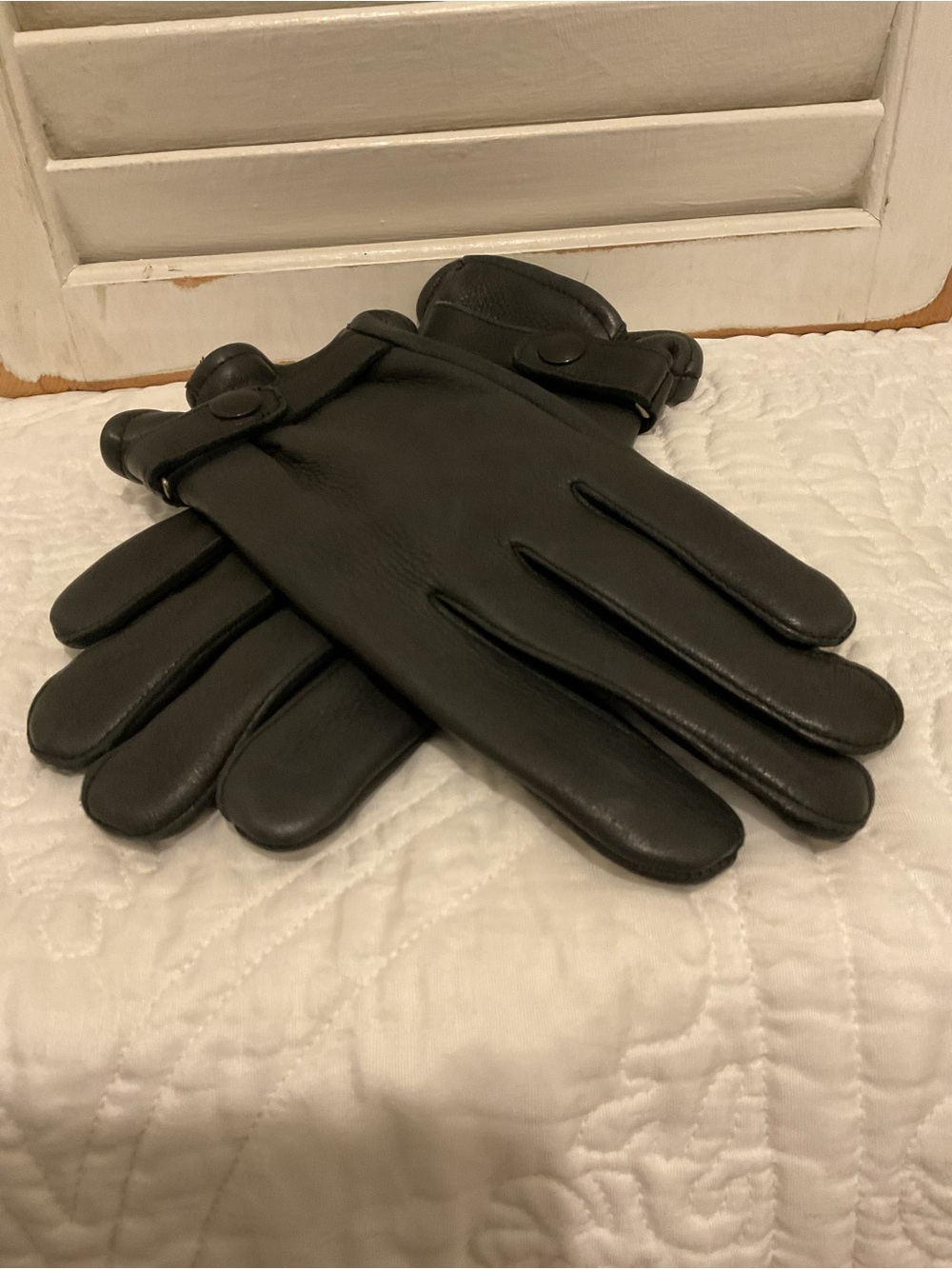 Gates Men's Black Deerskin Leather Button-Cuff Gloves